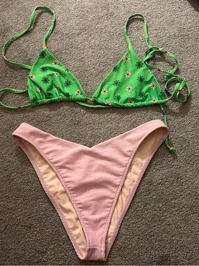 Frankie's Bikinis Green Daisy Triangle Top & Pink Ribbed Bottom Bikini Set